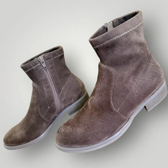 VANELi Suede Ankle Bootie Side Zipper Low Heel Size 7M Taupe Brown Punto Stretch - Picture 2 of 15